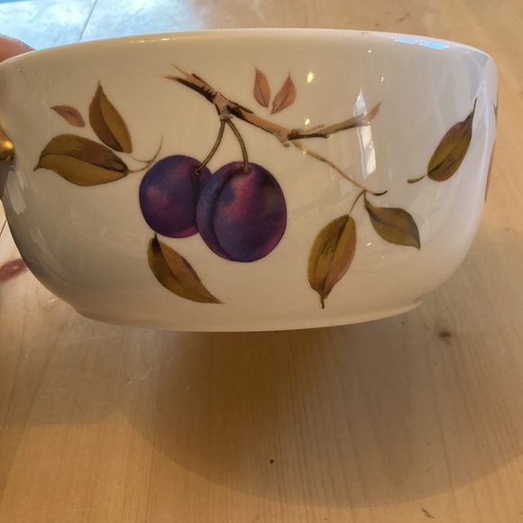 Royal Worcester Evesham Casserole Dish - Picture 4 of 5